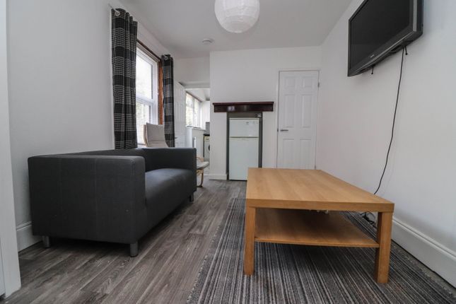 Terraced house to rent in Cromwell Road, Southampton