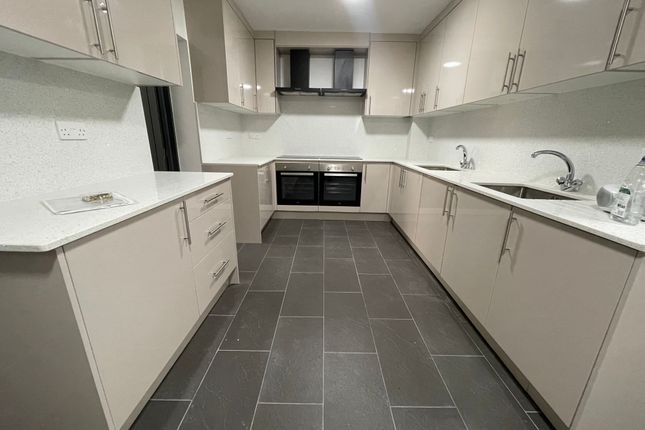 6 Bedroom Terraced in SL2 2HW