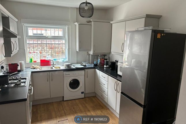 Thumbnail Terraced house to rent in Moseley Road, Manchester
