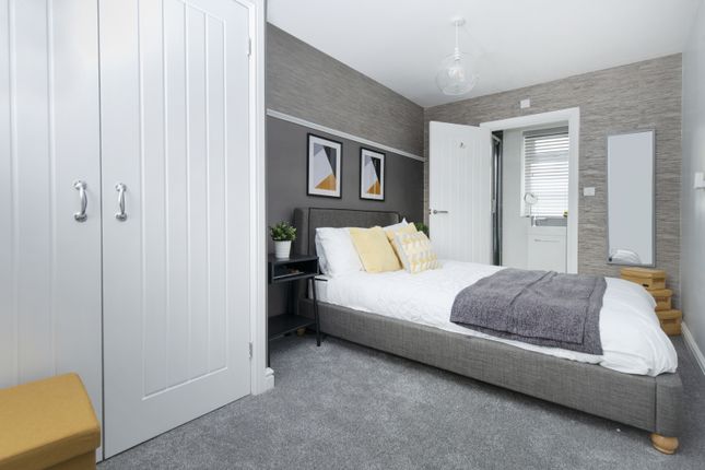 76 Balne Lane, Wakefield -5 Star Standard Ensuite Rooms From Â£600 Per Month