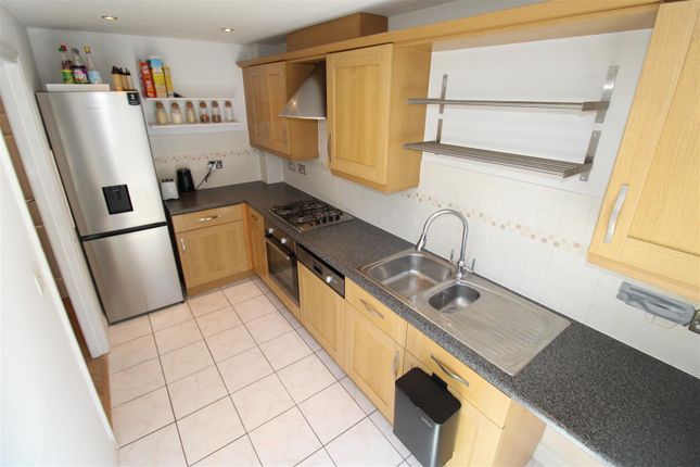 74, Racemeadow Crescent, Dudley photo 2