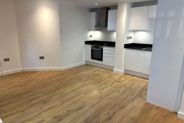 9, Hopewood Park, Dorking photo 3