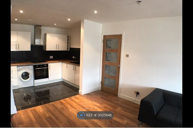 Flat  Kays Court, Nags Head Road, Ponders End, Enfield photo 3