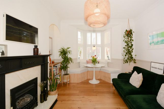 239, Corfield Street, London photo 4