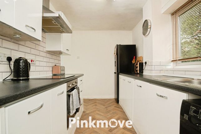 19, Steepfield, Cwmbran photo 2