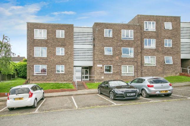 Thumbnail Flat for sale in Hale Close, Ipswich