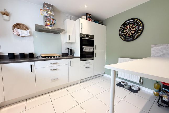 17, Geneva Way, Stoke-On-Trent photo 2