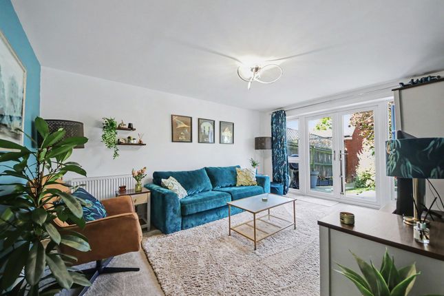 37 Claypit Copse, Southampton photo 3