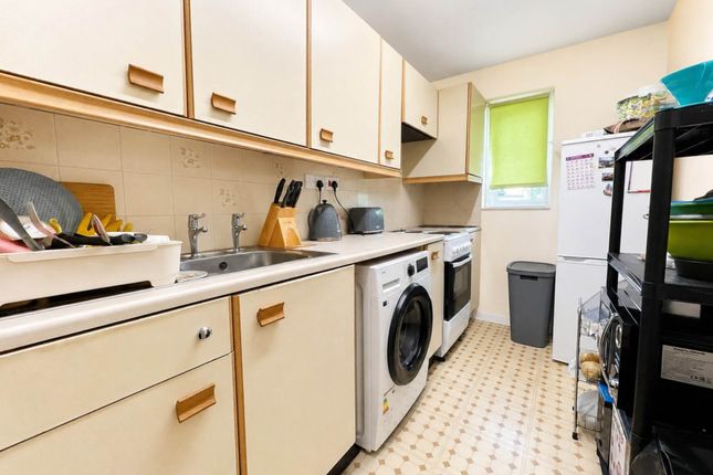 102, Repton Close, Luton photo 5