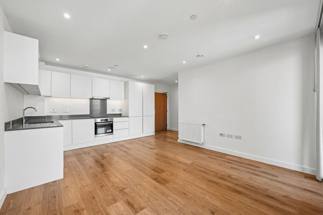 305 Copeland Court 3, Knights Road, London photo 2