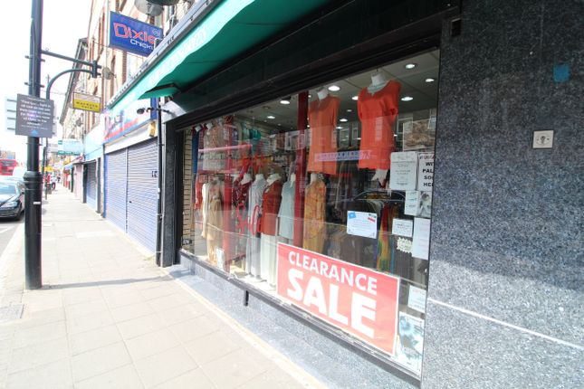 Retail premises to let in King Street, Southall