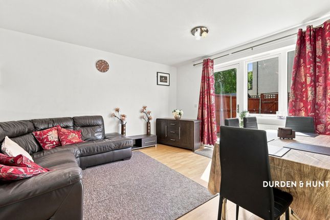 3 Partridge Lane, Romford photo 2