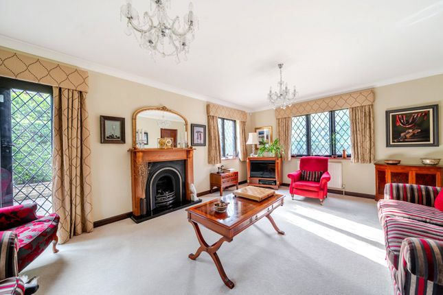 Lantern Cottage,, Fairoak Lane, Oxshott photo 2