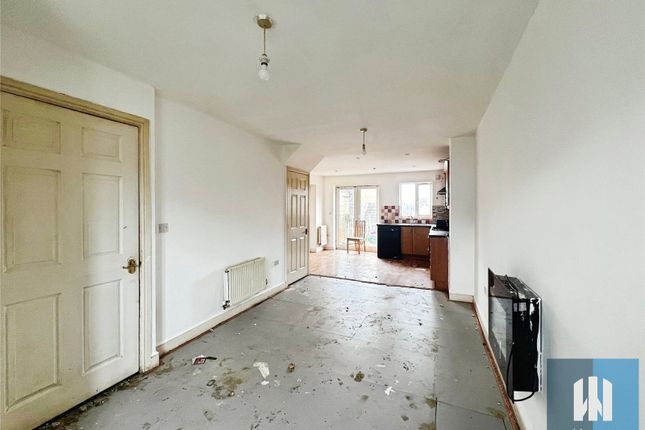 12, Rordin Heights, Huddersfield photo 4
