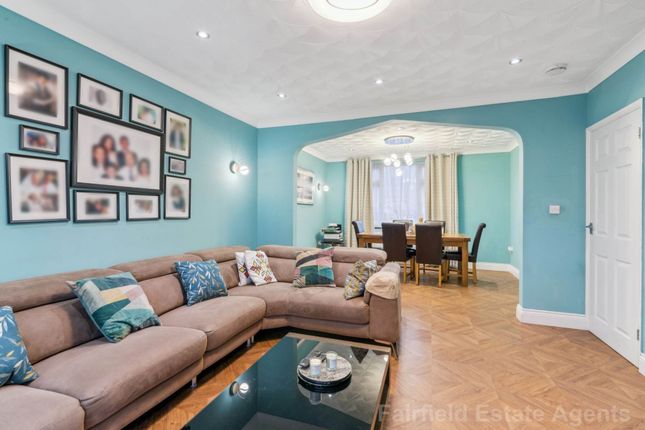348 Prestwick Road, Watford photo 2