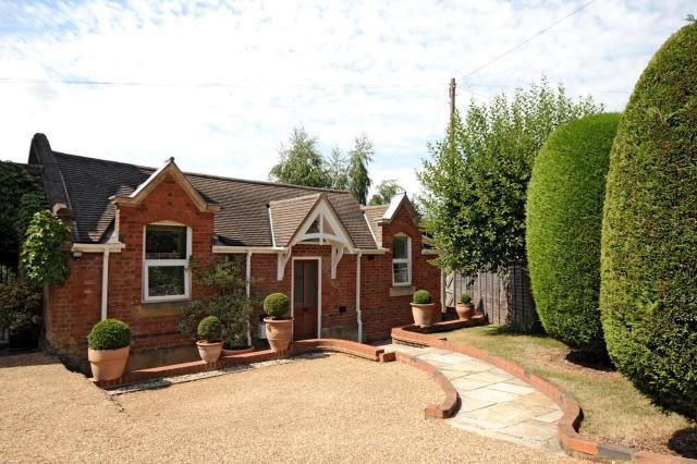 Thumbnail Cottage to rent in Norton Park, Sunninghill