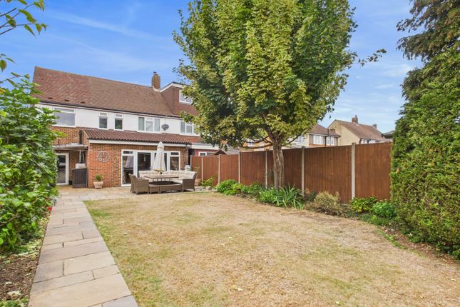 27, Selby Road, Surrey photo 4