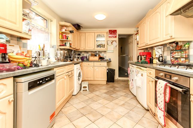 56, Northampton Road, Wellingborough photo 4