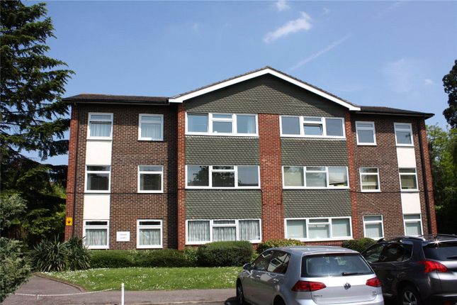 Flat to rent in Sarum Court, Parkhouse Lane, Reading, Berkshire