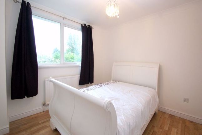 Room 2, 90, Albert Street, Windsor photo 4