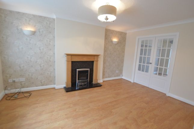 32, Regents View, Blackburn photo 2