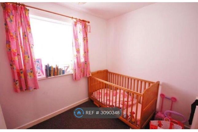 Glandford Way Chadwell Heath, London photo 4