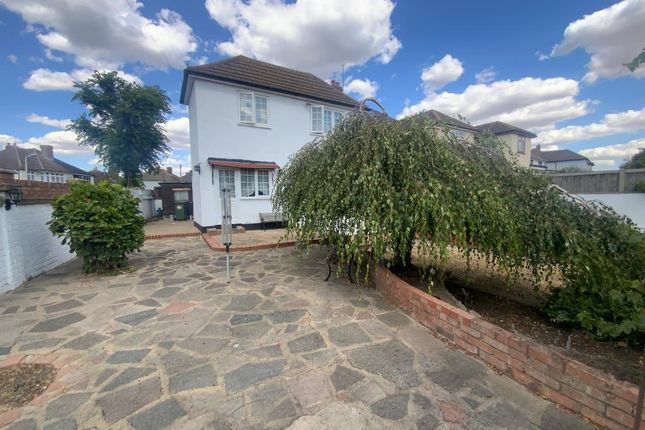172 Eyhurst Avenue, Elm Park, Hornchurch photo 3