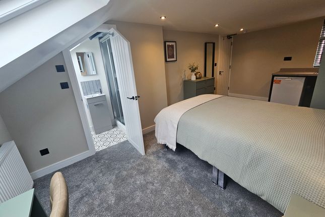 Room 6, Maidstone photo 4