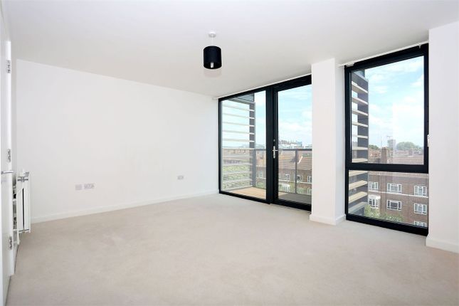 37, Cranston Court, Bloemfontein Road, London photo 3