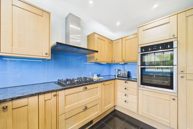 7, Octavia, Bracknell Forest photo 4