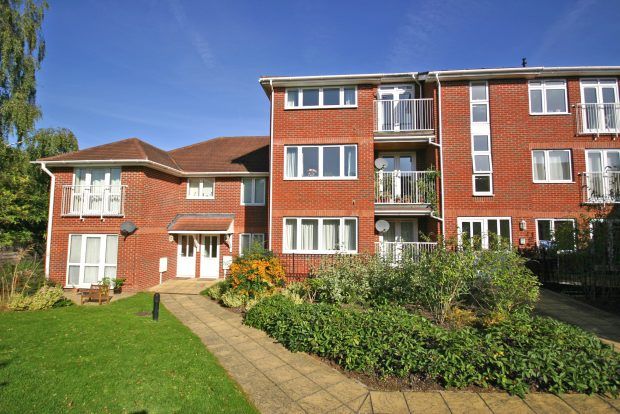 Property to rent in Gordon Road, Haywards Heath