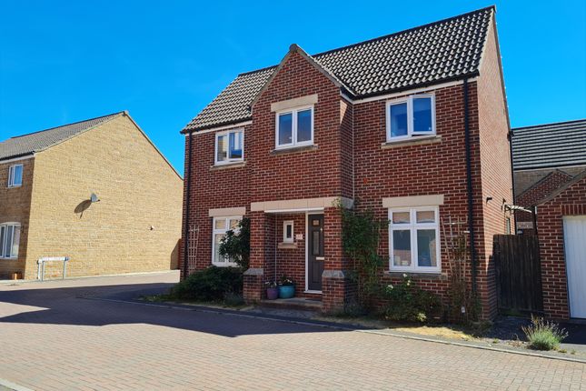 Thumbnail Detached house for sale in Jay Walk, Gillingham