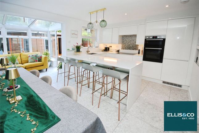 9, Deepdale Close, London photo 4