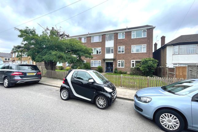 Thumbnail Flat to rent in Chichester Court, Barnet
