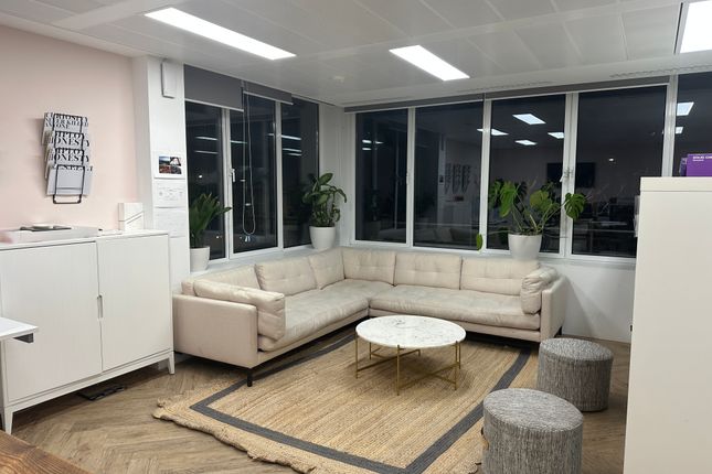 Office to let in High Holborn, London