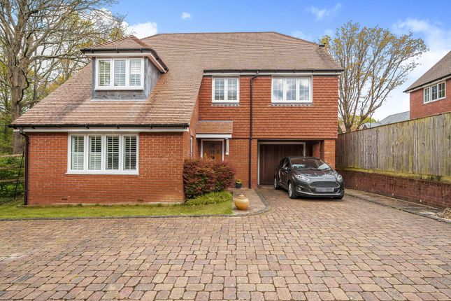 Detached house for sale in Wood Croft, Billingshurst