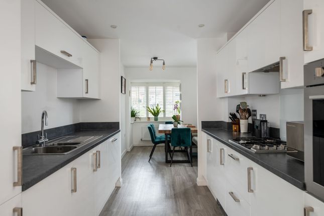 139 Sandcross Lane, Reigate photo 4