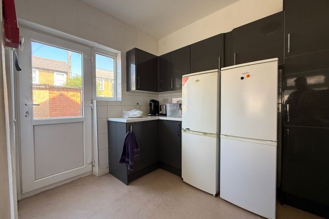 (RG) 94, Newfoundland Road, Cardiff photo 4