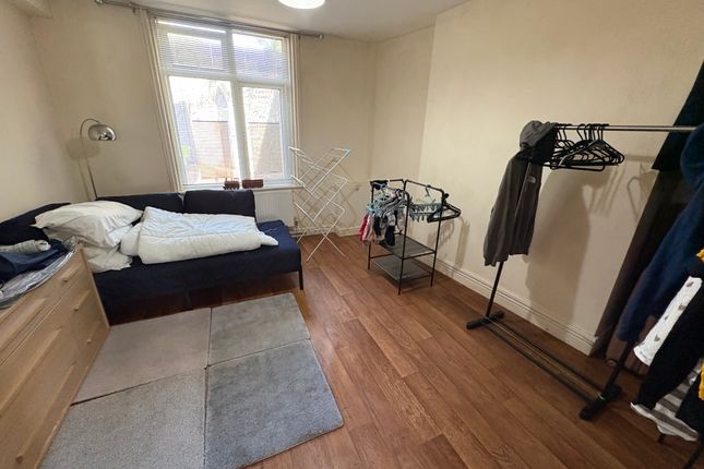 Flat 1 48 Southdown House, West Street, Pulborough photo 5