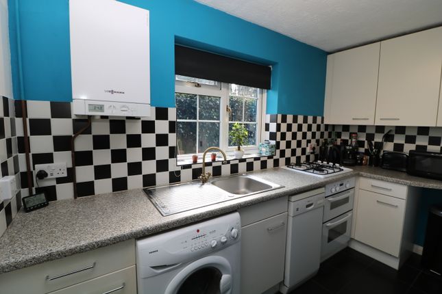1, Barleymow Court, Betchworth photo 3