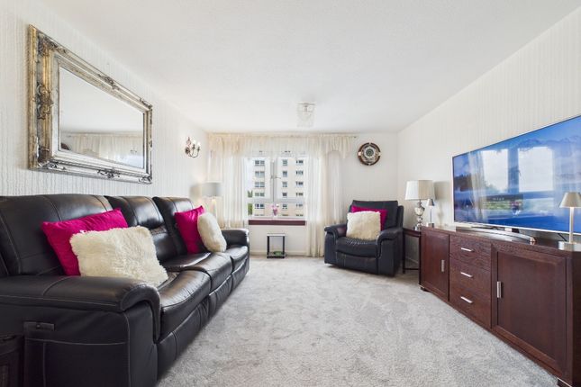 33, Phoenix Court, East Kilbride photo 2