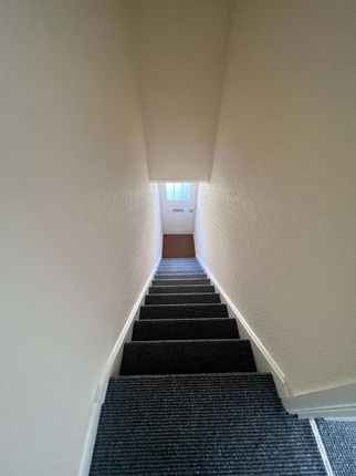 Flat to rent in Standish Grove, Boston