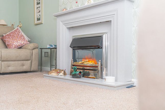 8a, Rosebank, Cowdenbeath photo 3
