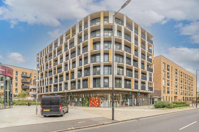 2-bed house on Flat 4, 13 Atkins Square, Dalston Lane, London, £575,000