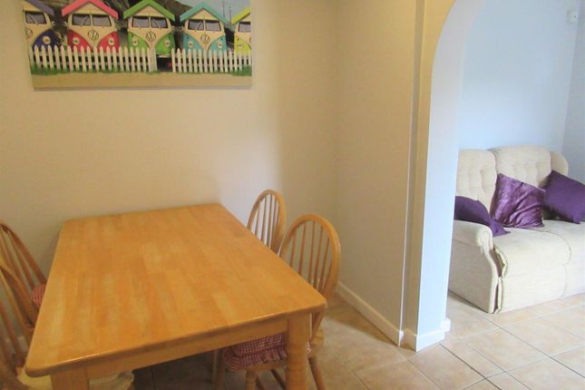Room 2, 137 Clarence Road, East Cowes photo 5