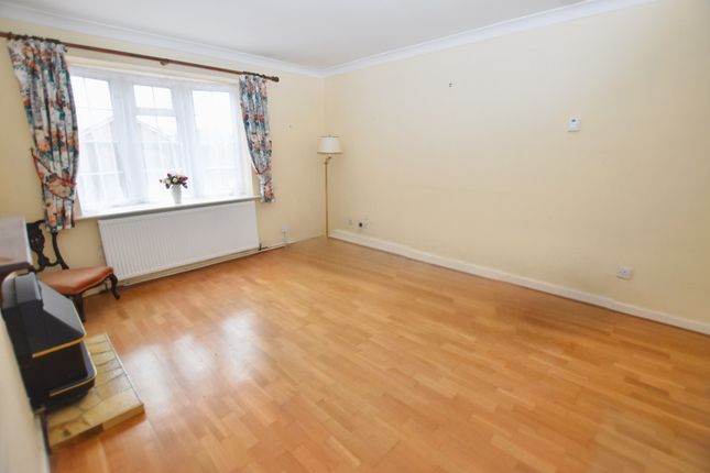 4, Berrisford Close, Market Drayton photo 4