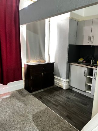 Thumbnail Studio to rent in Streathbourne Road, Tooting Bec London