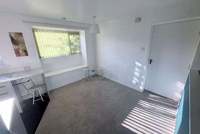 46, Castlerigg Drive, Burnley photo 2
