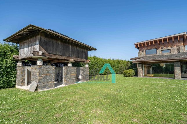 Villa for sale in San Martin 33791, San Martín, Asturias