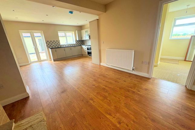 2 Rookwood Gate Cottage, Abbess Roding, Ongar photo 5